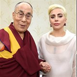 Lady Gaga se setkala s Dalai Lamou. Dojal ji emi o lsce a soucitu.