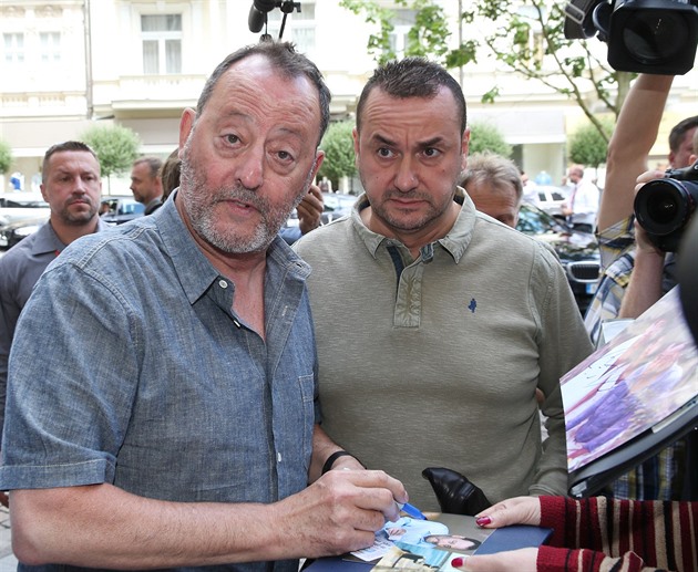 Jean Reno vypadal unaven. Fanouky vak nezklamal.