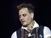 Johnny Depp jako frontman kapely Hollwyood Vampires.