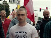 Radcliffe se jako agent FBI infiltruje do neonacistické teroristické skupiny.