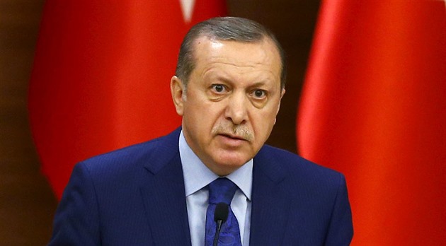 Turecký prezident Erdogan z pokusu o pevrat obvinil práv jeho.