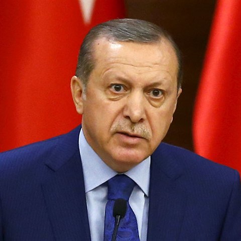 Tureck prezident Erdogan z pokusu o pevrat obvinil prv jeho.
