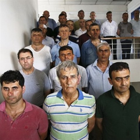 27 dstojnk, kte naplnovali pevrat v Turecku. Vystaveni jako odstraujc...