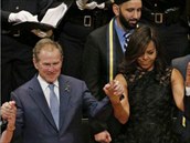 George Bush se podivn kymácel na tryzn.