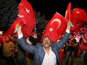Lidé v Turecku se rozdlili na dva tábory, podpora prezidenta je podle...