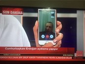 Prezident Erdogan k národu promluvil pes Skype.