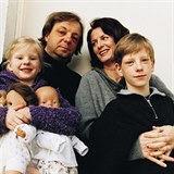 Milan Šteindler s rodinou v dobách, kdy bylo ještě všechno v pořádku.