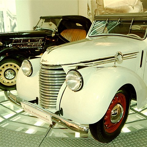 Krsn exponty ve koda Automuseum.