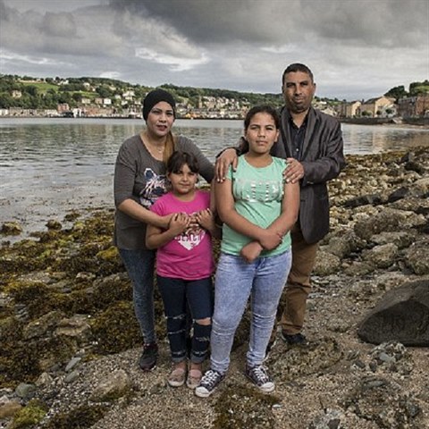 Syan Hassan s manelkou Fatimou a dcerami rovn nejsou z pobytu na skotskm...