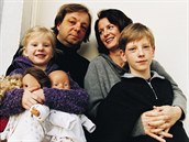 Milan teindler s rodinou v dobách, kdy bylo jet vechno v poádku.