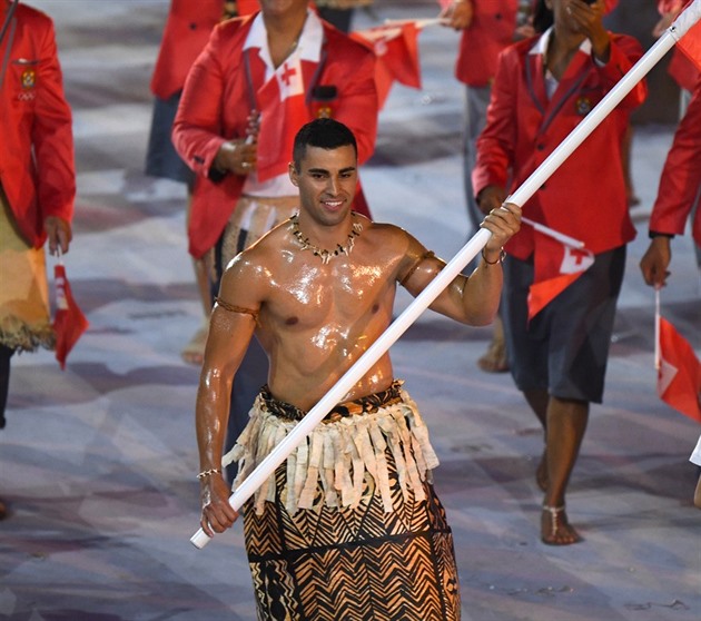 Vítzen v soutil o nejlepí kostým na zahájení OH se stává vlajkono Tonga.