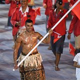 Vtzen v soutil o nejlep kostm na zahjen OH se stv vlajkono Tonga.