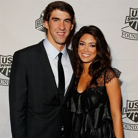 Phelps se svoj snoubenkou Nicole. Pvabn pr.