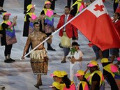 Olympijský vlajkono Království Tonga Pita Nikolas Taufatofua vyvedl výpravu v...