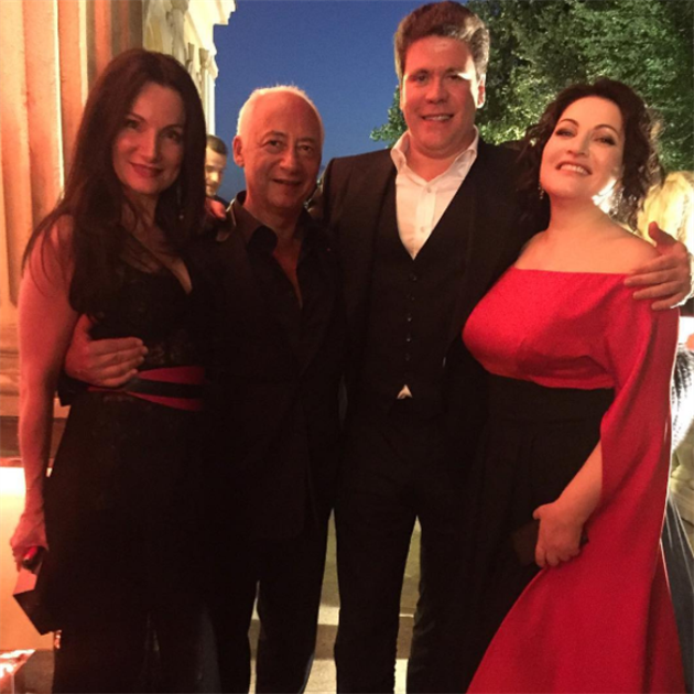 Moskevsk� kulturn� smet�nka: zleva design�rka Izet Hajiyeva, dirigent Vladim�r...