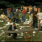 Novini, reportujc pmo z Woodstocku.