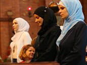 Muslimky v kostele na námstí Jiího z Podbrad.