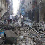 Boje o nejlidnatější město Sýrie Aleppo pokračují.