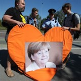 Srdko pro Merkelovou.
