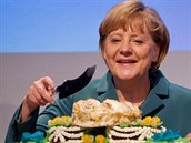 Merkelová je správnou hospodyní a umí výborn vait.