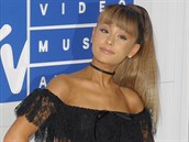 Ariana Grande sice odhalila své sexy bíko, nikoho svým modelem vak píli...