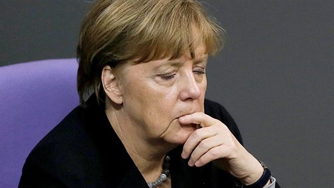 Pro Merkelovou byl propad ve volbách velkou ranou. Mnit své postoje kvli nmu...