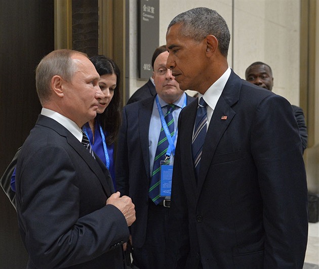 Pohled, který zabíjí! Fotka ruského a amerického prezidenta obletěla internet.
