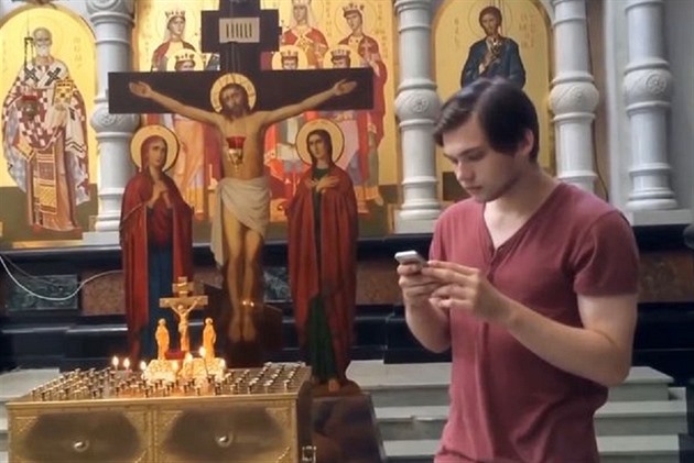Ruský youtuber Ruslan Sokolovskij byl zatčen za to, že zveřejnil video, na...