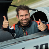 Hannes Arch, v kokpitu specilu pro Red Bull Air Race.