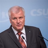 Pedseda CSU, bavorsk premir Horst Seehofer byl vdy velkm spojencem Angely...