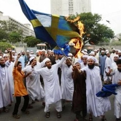Podle něj Švédsko sklízí hodně shnilé ovoce svého přístupu k migrantům.
