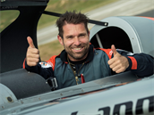 Hannes Arch, v kokpitu speciálu pro Red Bull Air Race.