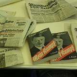 Mezi novinami byly i dva vtisky Hitlerova Mein Kampfu nebo pepis mstn...