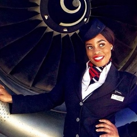 Letuka British Airways vypad jako z retro plaktu s pinup modelkami.