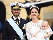 Britský princ William s chotí Kate a malým princem Georgem mají co do...