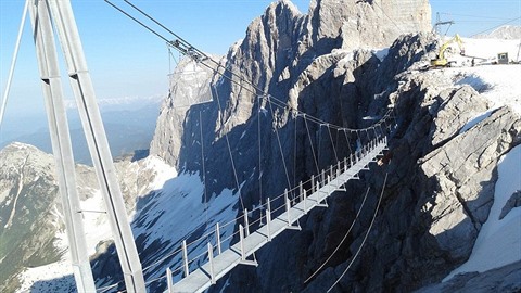Pi výstupu na rakouský Dachstein zemel eský horolezec.