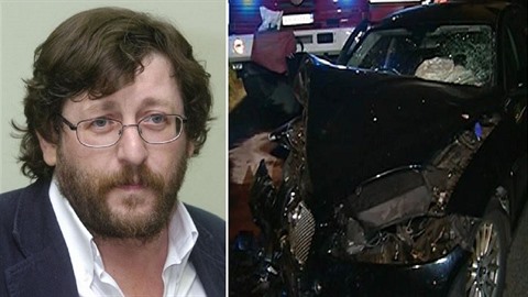Známý sexuolog Petr Weiss boural ve svém luxusním Jaguaru. Pi nehod na...