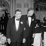 Donald Trump se svm otcem Fredem v osmdestch letech.