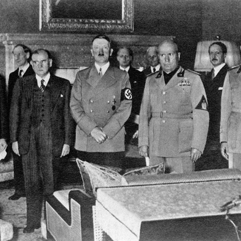 Mnichovská dohoda byla dojednána dne 29. září 1938, po půlnoci 30. září ji...