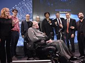 Steven Hawking se na setkání s mimozemany píli netí a u delí dobu...