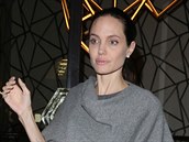 Angelina je opravdu bez jiskry.