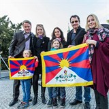 Burskovi se rdi fot s tibetskou vlajkou.