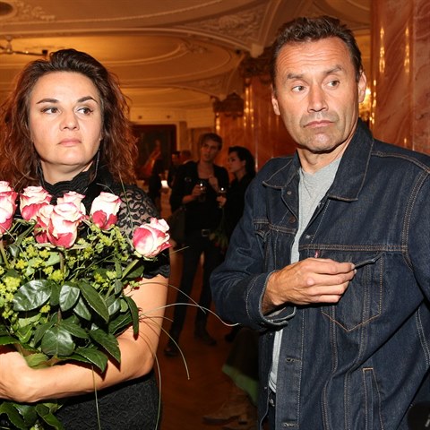 Rad�za se sv�m partnerem Josefem Urbanem.