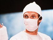 Dr. Benjamin Franklin Pierce je asi nejslavnjím seriálovým chirurgem.