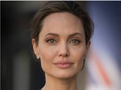 Angelina Jolie dochází kvůli rozvodu spolu s dětmi na psychoterapii.
