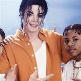 Kris Kross mimo jiné spolupracovali také s králem popu Michaelem Jacksonem.