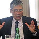 Kvli prci hejtmana Vondrk rezignuje na post rektora Vysok koly bsk.