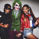Amber Montana, Will Meyers a Paris Berelc jako Joker, Catwoman a Harley Quinn.