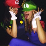 Kendall Jenner a Cara Delevingne jako Mario a Luigi.