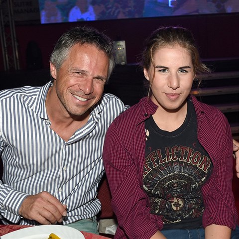Janek Ledecký s dcerou.